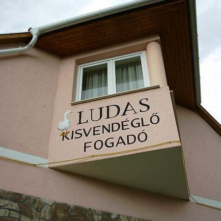 Ludas Fogadó Nagyalásony Exterior foto