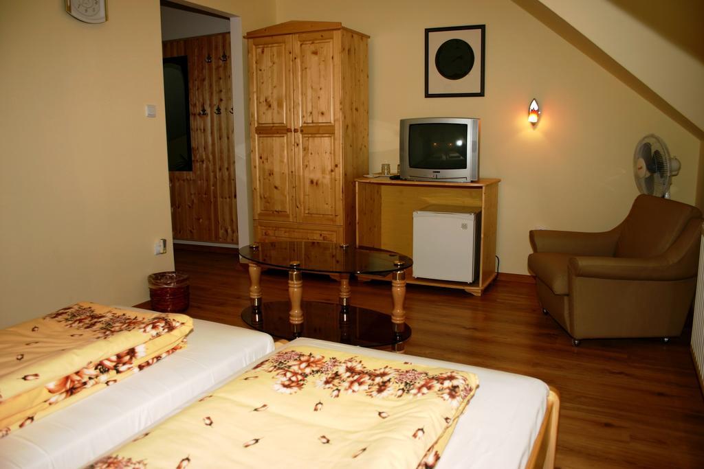 Ludas Fogadó Nagyalásony Habitación foto